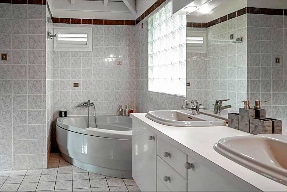 VILLA CALIFORNIA DE DAMPIERRE