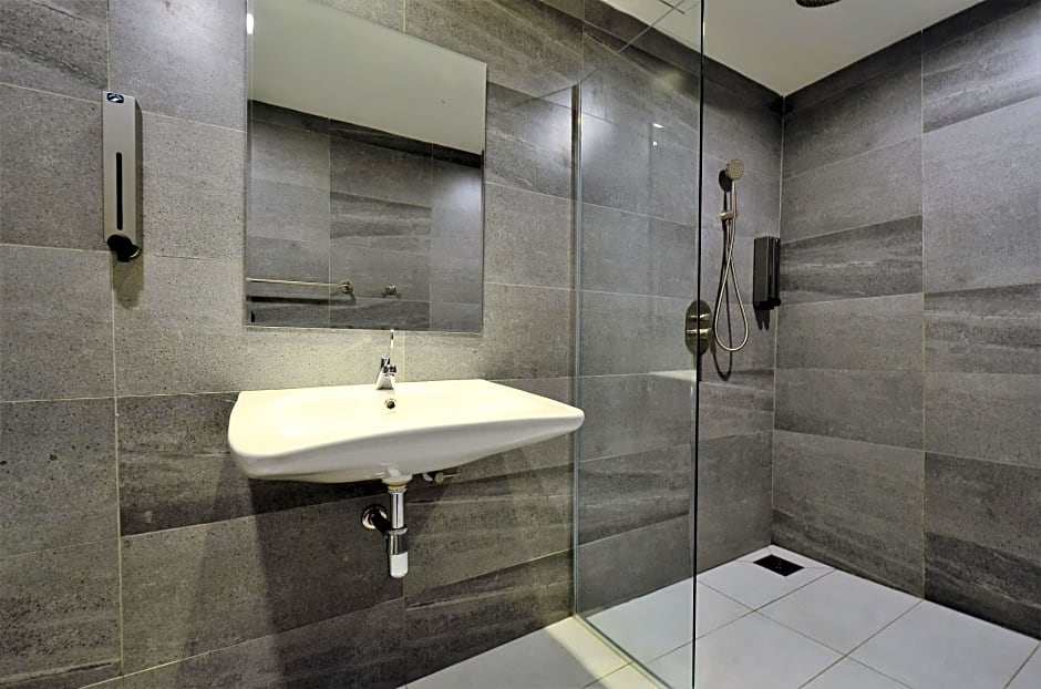 Artisan Eco Hotel