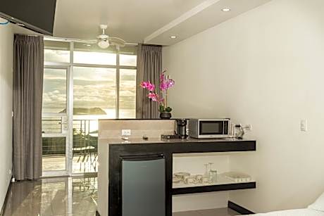 King Suite with Sea View