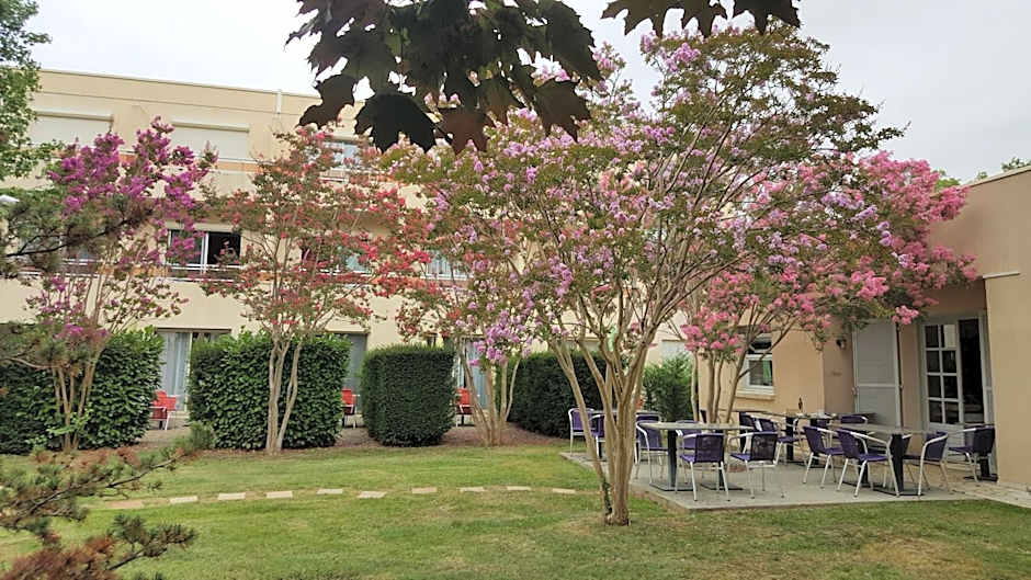 Logis Hotel & Restaurant Le Fleurance