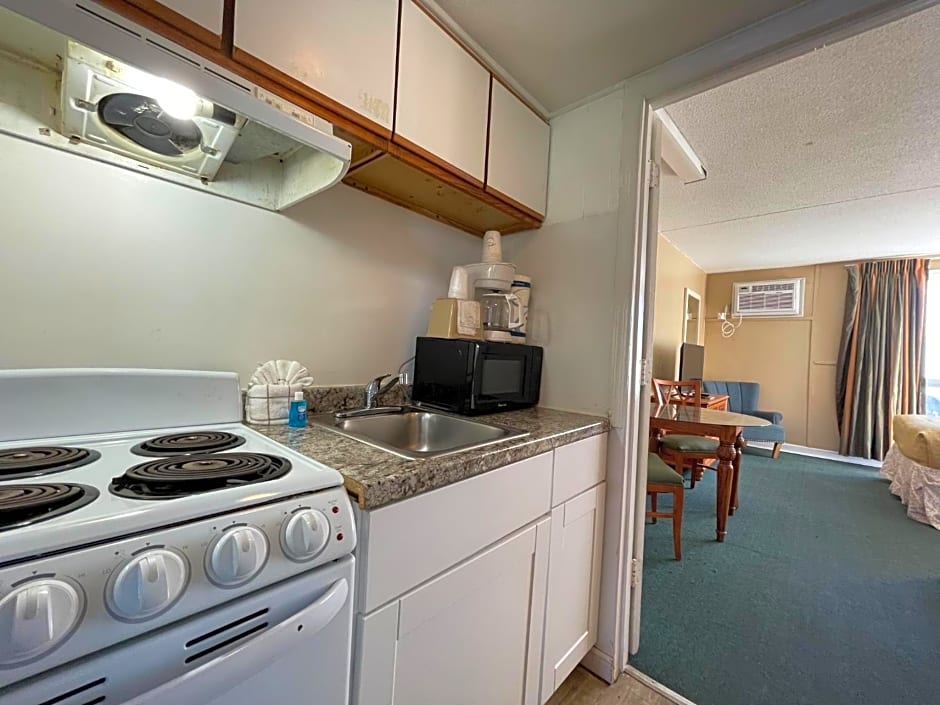 Polynesian Oceanfront Motel