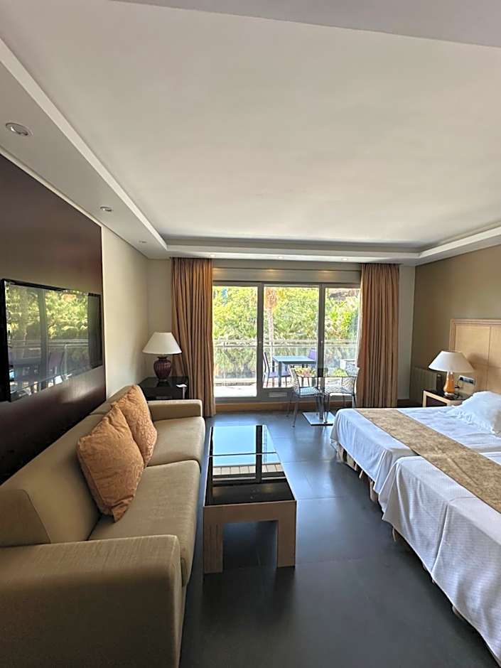 ArtPlatinum SUITES&APARTMENTS