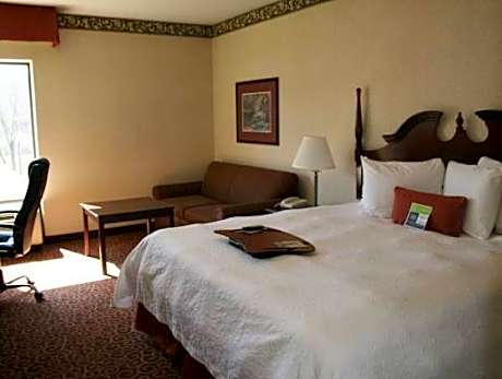 Deluxe King Bed