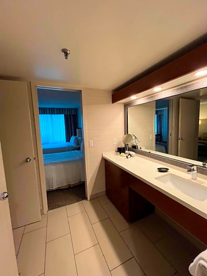 Cambridge Suites Toronto