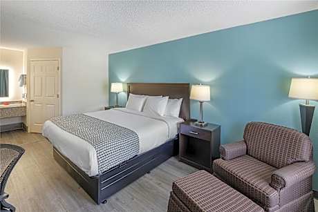 1 King Bed, Smoking Room