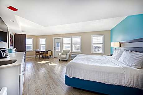 Deluxe King Suite
