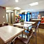 Coast Calgary Downtown Hotel & Suites by APA