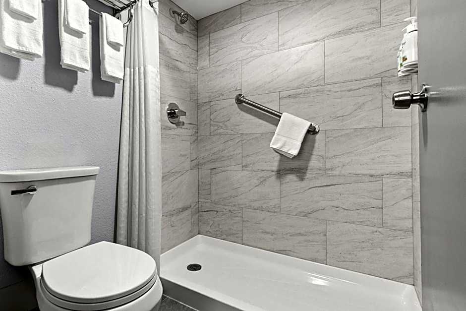 Baymont by Wyndham Batavia - Darien Lake