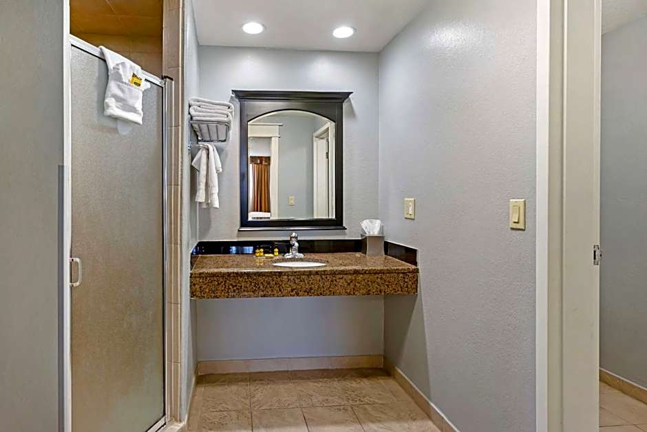 Best Western Plus Weston Inn