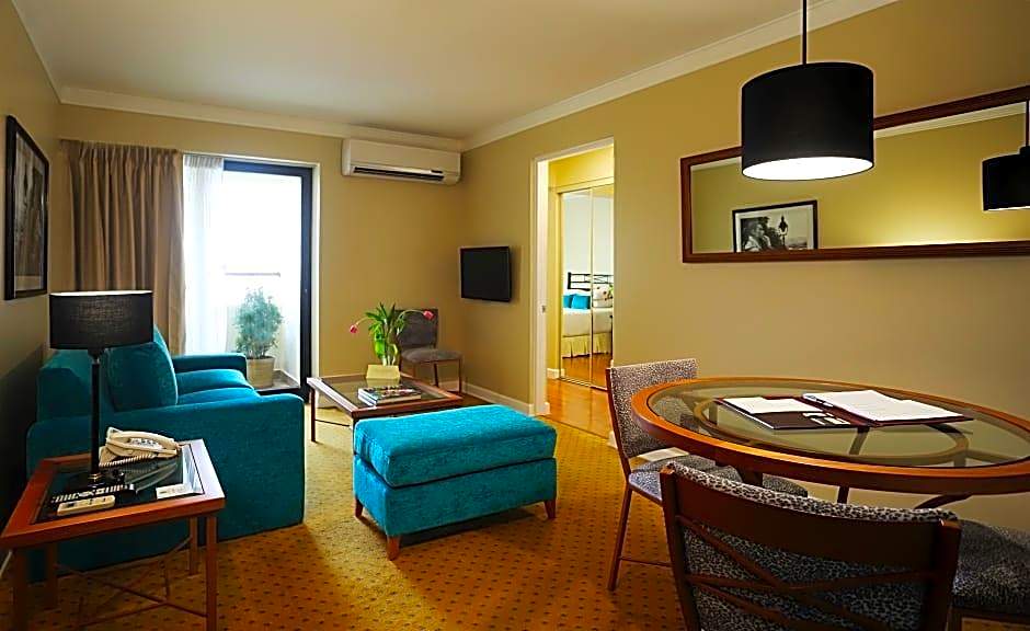 Radisson Hotel Plaza del Bosque