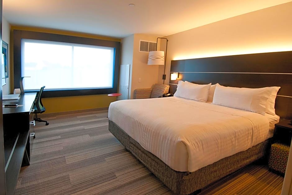 Holiday Inn Express & Suites Johnstown, an IHG Hotel