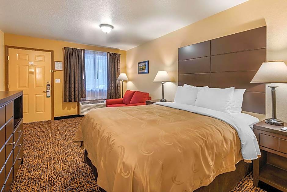 Photo 1 of 5 of Efficiency 1 Queen Bed