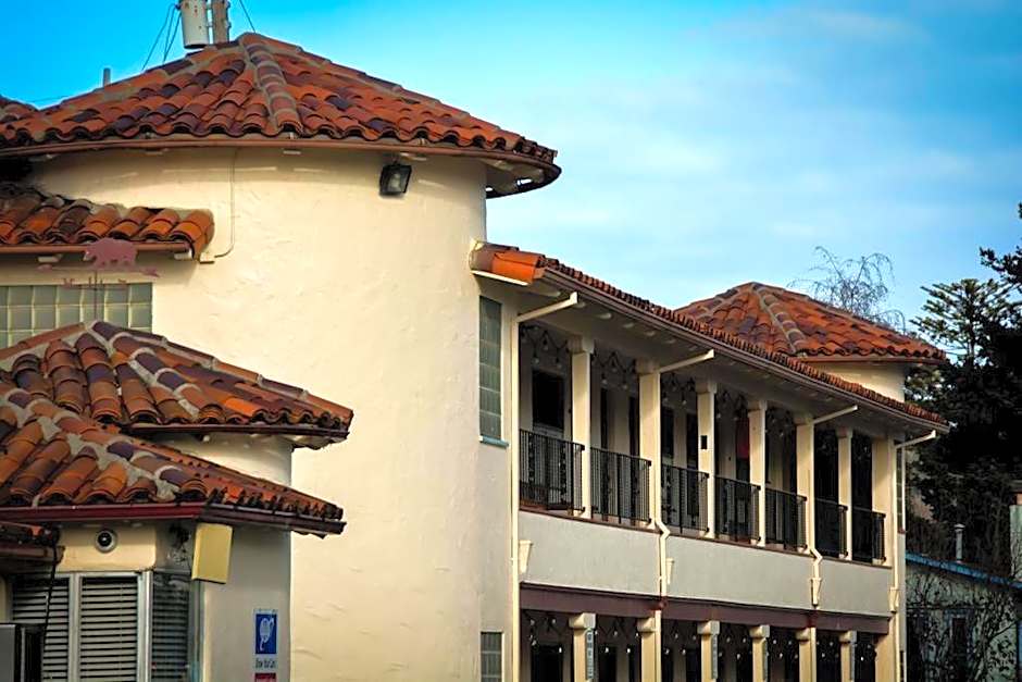 Golden Bear Inn