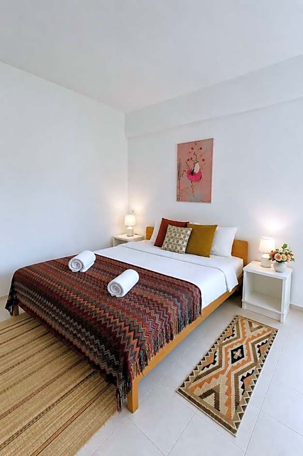 Holiday House Kata & Karon Phuket Hotel