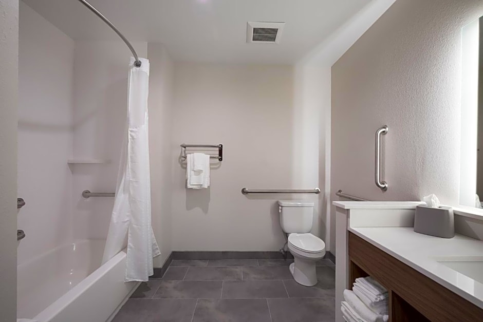 Holiday Inn Express & Suites Chicago - Hoffman Estates By IHG