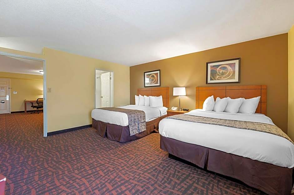 Best Western Louisville East Inn & Suites