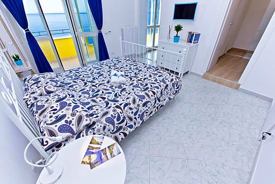 On the beach Sea-view&Kitchen In Room