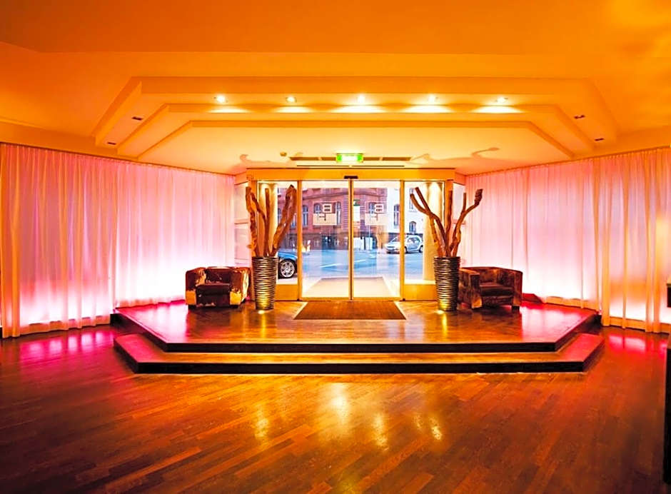 Bristol Hotel - Frankfurt City - Central Station
