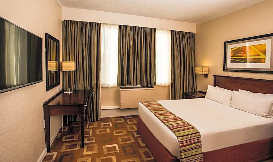 Garden Court Or Tambo International Airport
