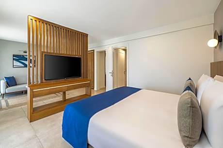 Family Room with Sea View