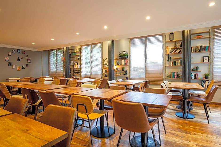 Ibis Styles Paris Tolbiac Bibliotheque