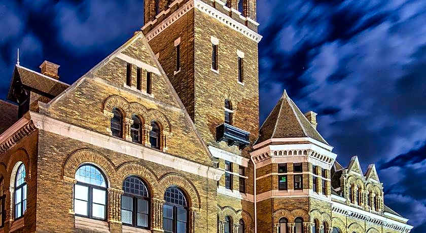 City Hall Grand Hotel