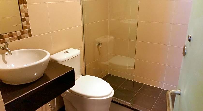 Iskandar Hotel