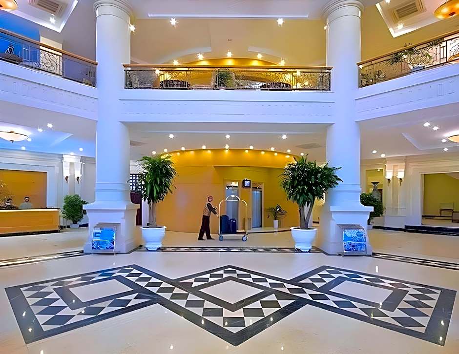 Pearl River Hotel & Apartment
