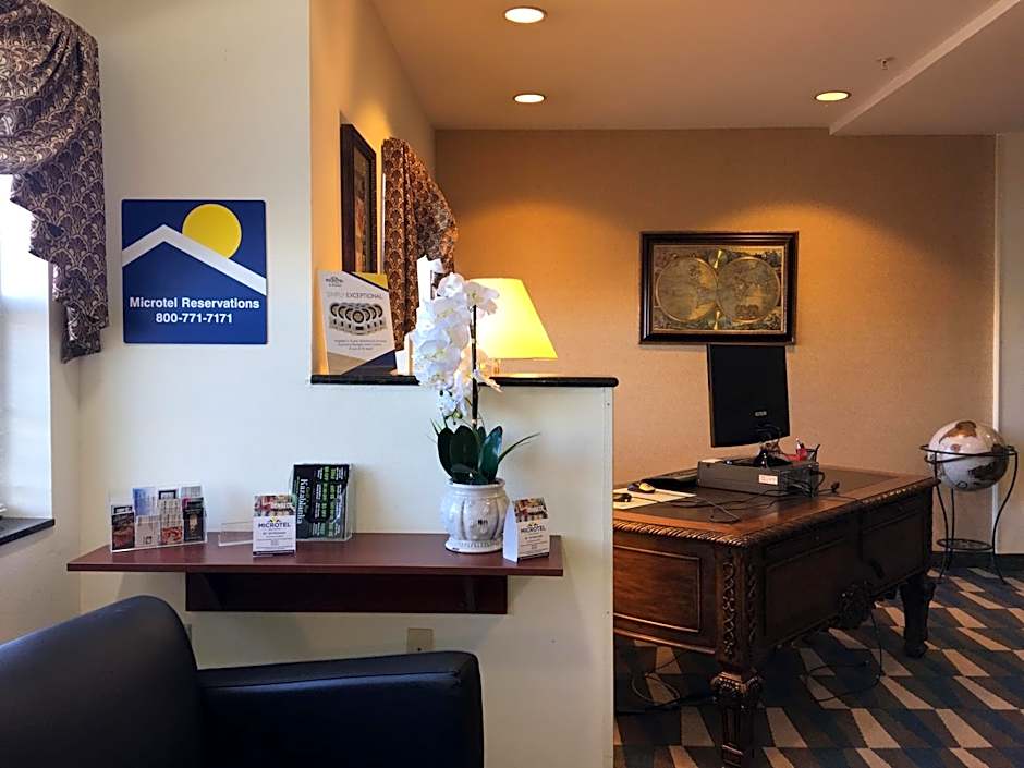 Microtel Inn & Suites By Wyndham Indianapolis Airport