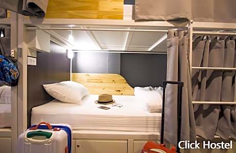 Bed in 10-Bed Mixed Dormitory Room