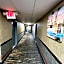 Town House Inn and Suites