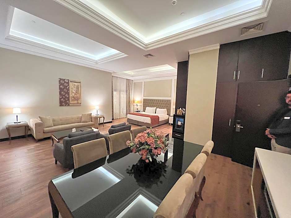 Photo 1 of 9 of Presidential 1 King Bed Suite, Smoking