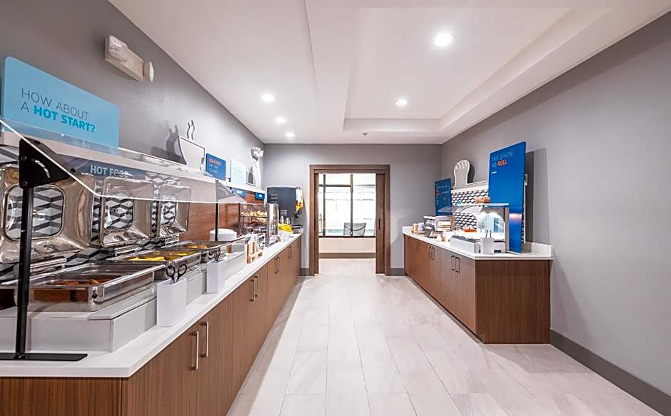 Holiday Inn Express Hotel and Suites Saint Robert By IHG