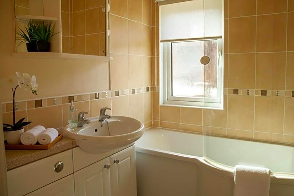 Saffron Lodge With Hot Tub