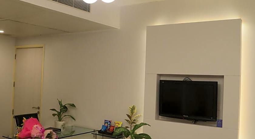 Sarovar Portico Naraina Hotel