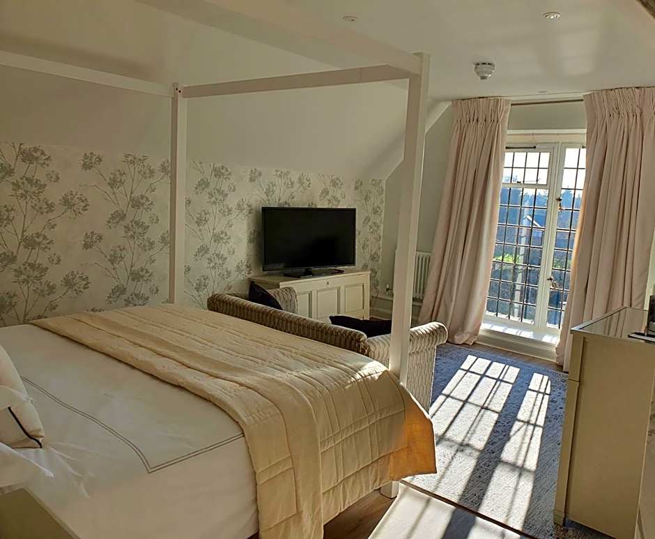 Great Fosters - Near Windsor