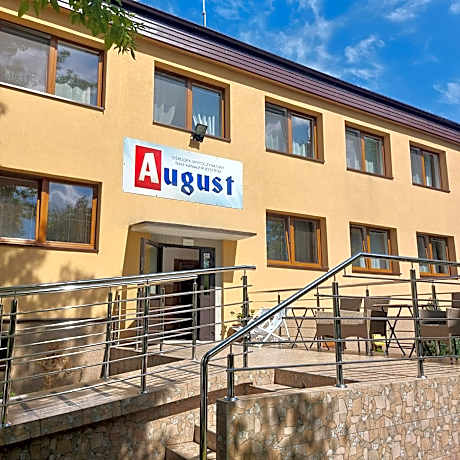 AUGUST Ośrodek Wypoczynkowy