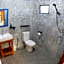 Tonmai Suites