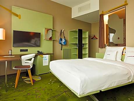 Medium Room