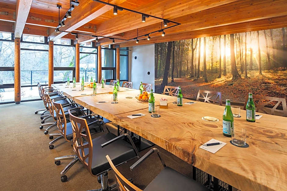 Sheraton Redding Hotel at the Sundial Bridge