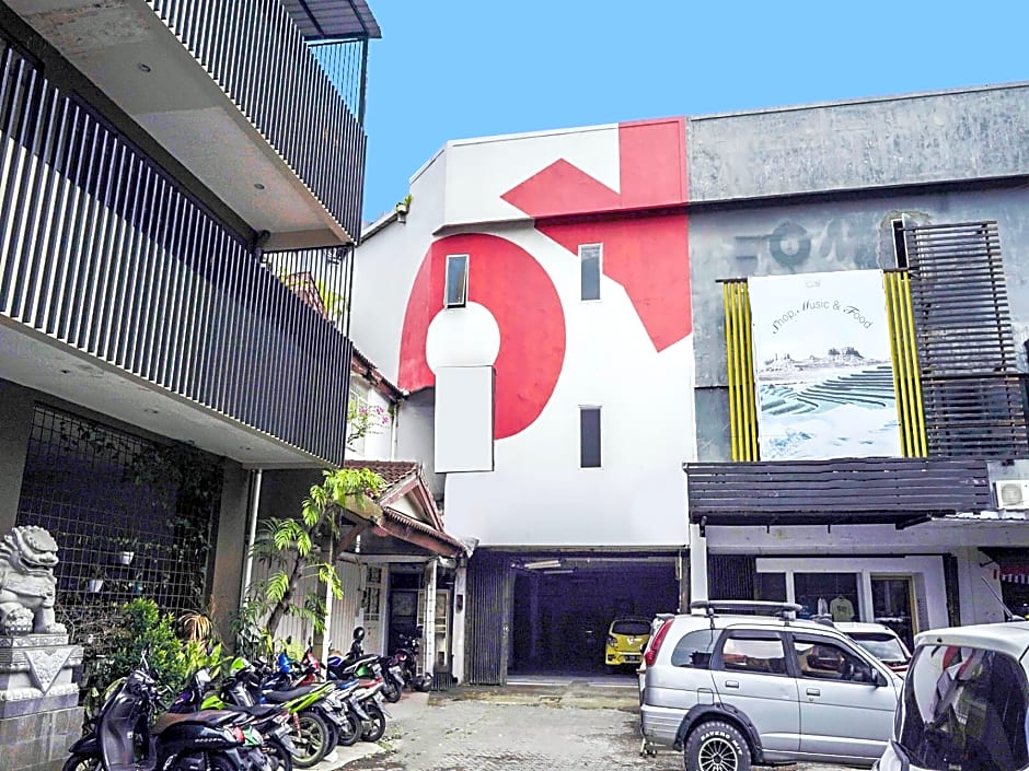 Hotel O Makassar near Mall Panakukkang formerly Sayang Home Stay