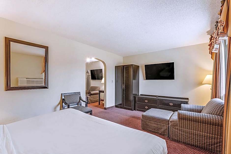 Econo Lodge Whitehall Near Michigan's Adventure
