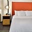 La Quinta Inn & Suites by Wyndham Orange County - Santa Ana