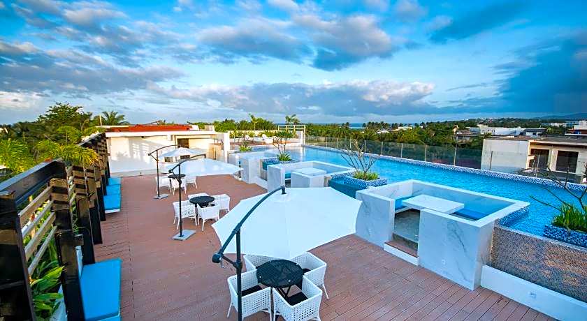 Ferra Hotel and Garden Suites