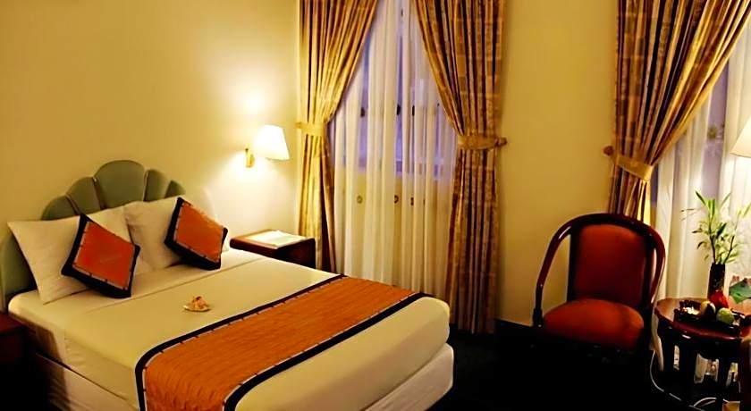 Royal Hotel