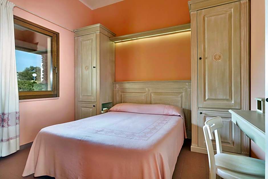 Residence with private beach in Bosa Marina just 100 meters from the sea