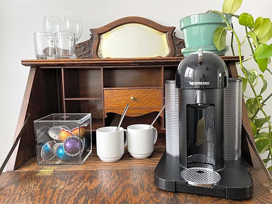 The Archie & Isidore Hotel