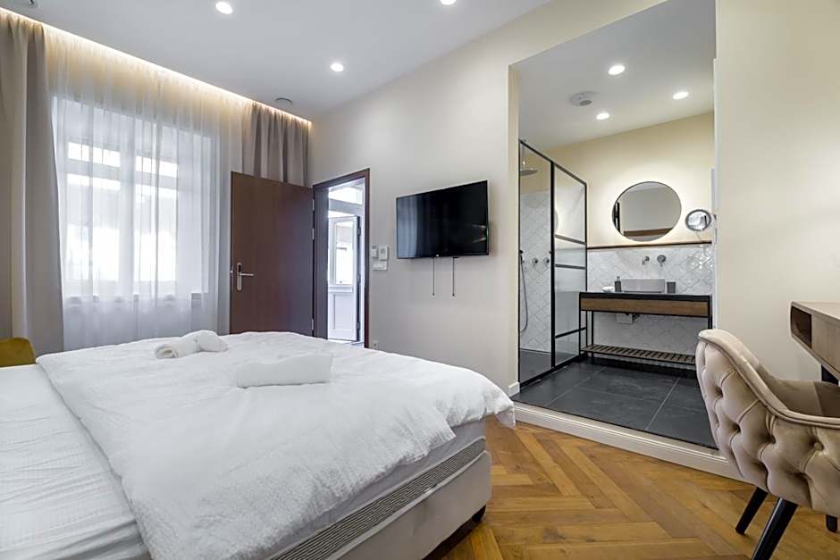 Budapest Eye- Boutique Suites, by BQA