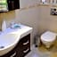 Comfort Hotel Suites