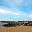 Treebo Grace Inn, 3 Min Walk From Promenade Beach